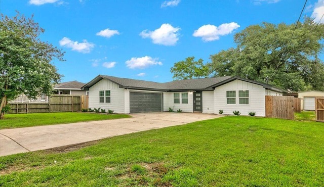Updated 4 bedroom home in Nederland