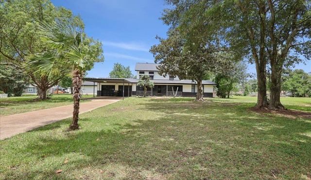 Updated 5 bedroom home in Bridge City
