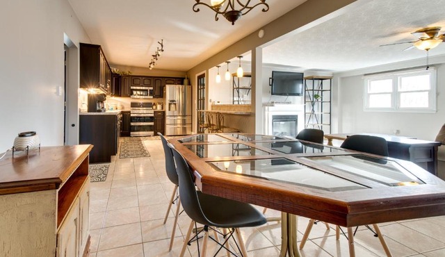 Updated Robinson Vacation Rental w/Fireplace! in Robinson