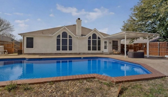 Upgraded Pool Home Minutes to UNT & Denton