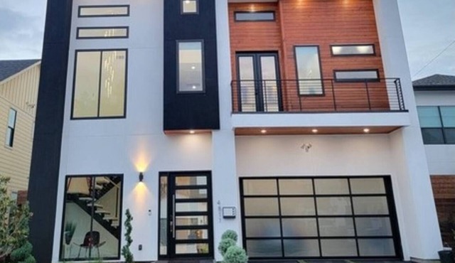 Upscale Designer Modern Home Close to Uptown Dallas ~ 4 King Beds