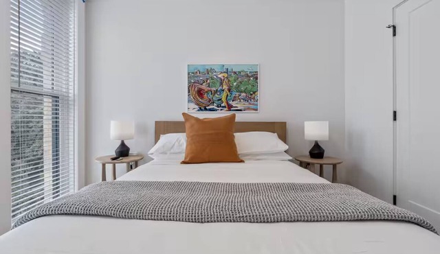 Upscale Getaway Steps from River Walk—Ideal Downtown Experience