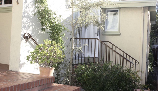 Upscale Studio in Exclusive Claremont Neighborhood of Berkeley in Berkeley