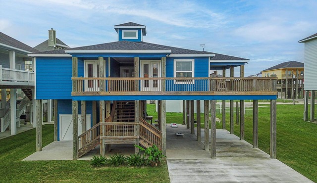 Veronie Villa, Veronie Villa - 100 Steps to the Beach! Great Relaxing Ocean Views