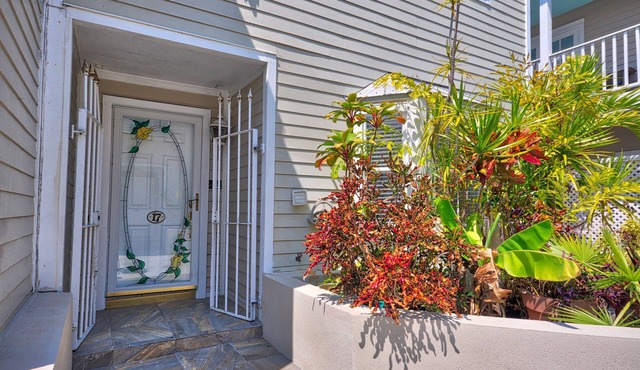 VILLA SERENA@DUVAL SQUARE - A peaceful retreat in the heart of Old Town. in Key West