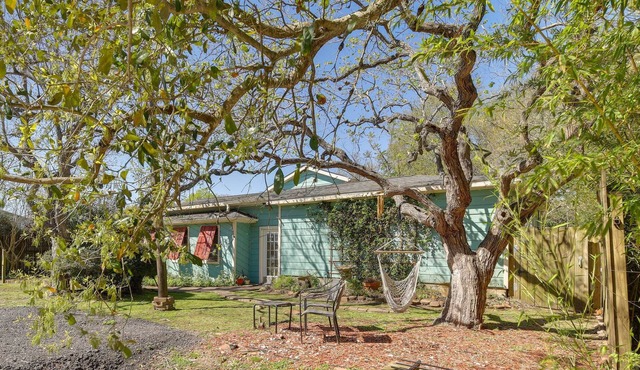 Walk to Beach: Studio w/Deck in San Leon!