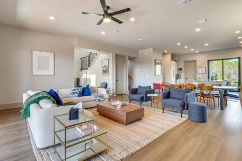 Walk to Lake Travis & Parks! Resort-Style Getaway