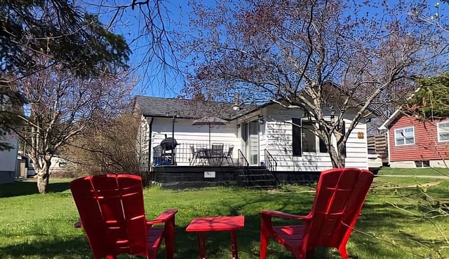 Walking Distance to Parlee Beach | 3 Bedrooms | Grill | Fireplace | Dogs Allowed in Pointe-du-Chêne