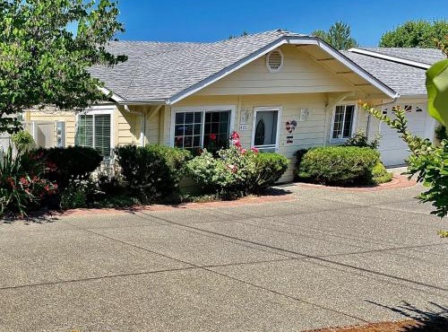 Warm and Inviting in Grants Pass