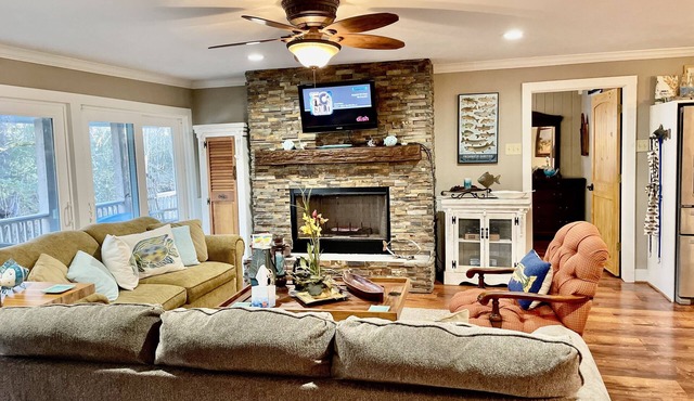 Water front bungalow for rest, relaxation and rejuvenation! in Coldspring