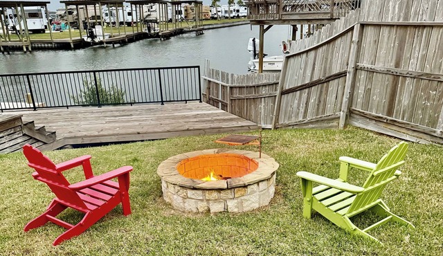Waterfront 3-bedroom private dock for boat access in Corpus Christi