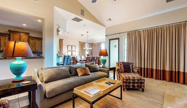 Waterfront All-Suite w/Private Balcony – On-Site Dining, Spa & Marina