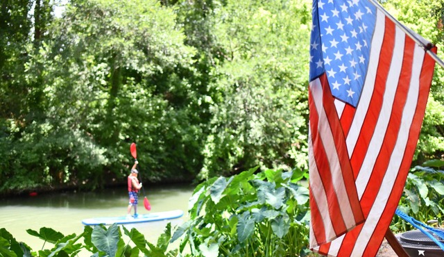 Waterfront Cabin with: Kayaking, Paddleboarding, Swimming Pool & Hot Tub. - RC15