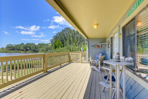 Waterfront Duplex w/Dock & Views: Near Town! in Cedar Key