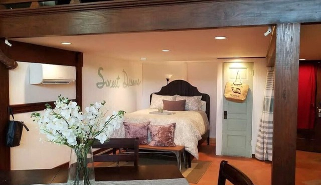 Waterfront Loft Getaway @ Historic Downtown Freeport