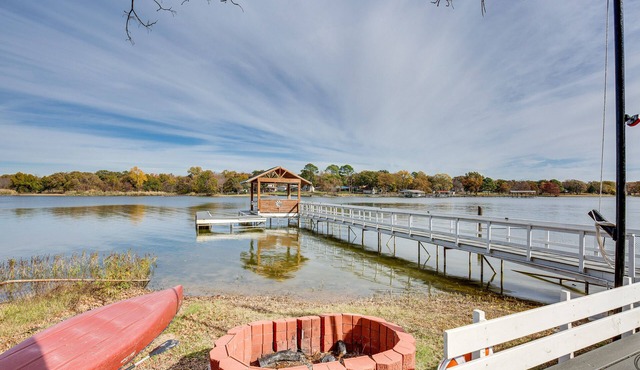 Waterfront Retreat w/Dock on Lake Tawakoni!