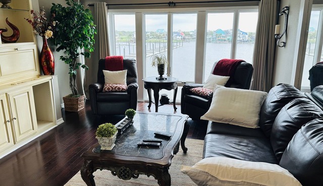 Waterfront Sunny Vibes Condo