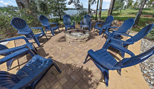 Welcome to Lake Daze, your ultimate lakefront getaway on Lake Nacogdoches!