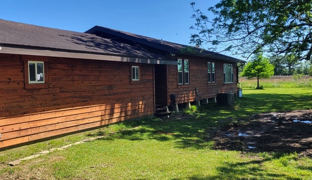Welcome to our cozy and secluded location on a picturesque blueberry farm.