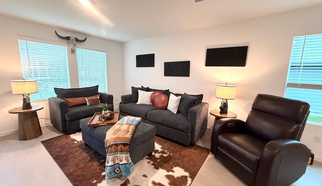 Welcome to The Stagecoach Home – Your Texas Home Away From Home!