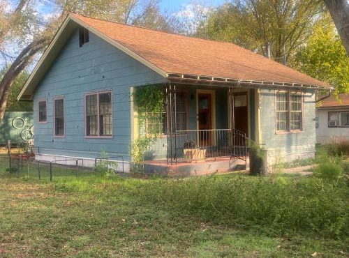 Welcoming 2-bedroom house near historic downtown Seguin