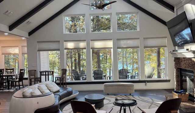 Welcoming 3-bedroom house with AC in Holly Lake Ranch