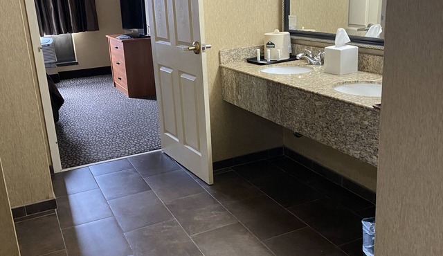 Wingate by Wyndham Little Rock