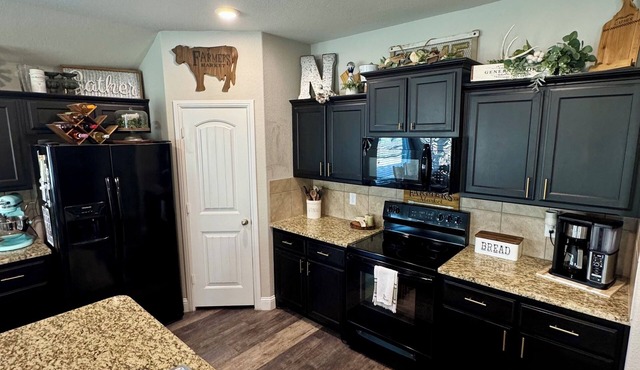 World Cup Ready! Entire Home Sleeps 8 15 Min to Stadium