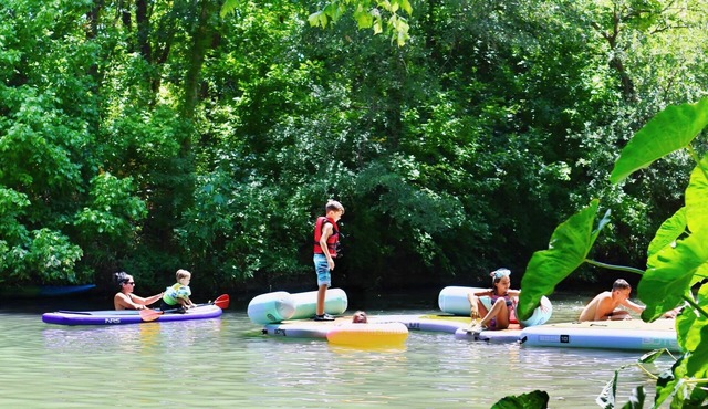 Wow! Brand new Cabin by Creek! Hot tub, hiking, kayaking, fishing & more! - RCE