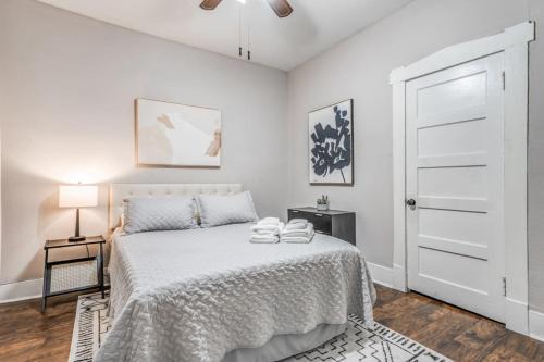 Your Midtown Getaway - Central, Walkable and Calm in Memphis