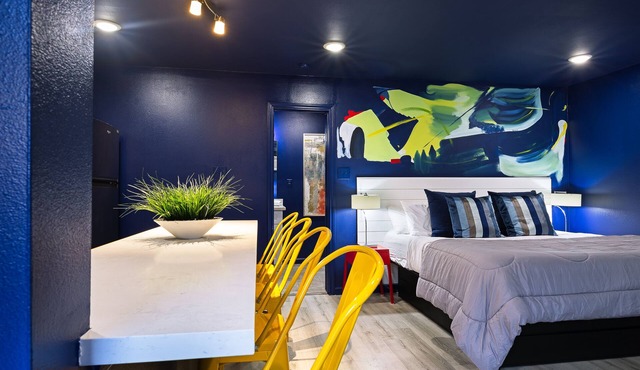 Your Montrose Studios! Sleeps 50/25BR/25BA/25PA