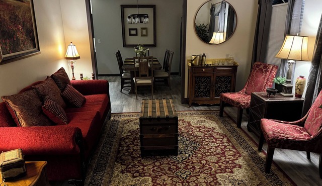 Your stay at our "Cajun Gold Getaway" promises to be unforgettable. 5 Bedrooms!