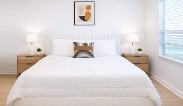Zen-Style 1BR Retreat In A+ Location w/Gym & Pool in Sherman
