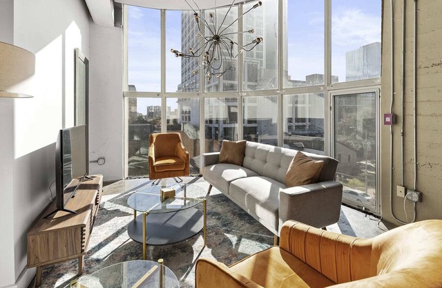 Grand Loft on 5th St