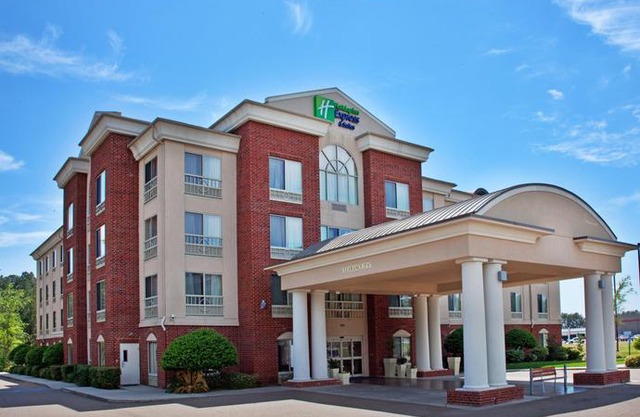 Holiday Inn Express Hotel & Suites West Monroe