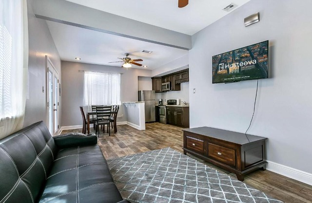 Lovely 1BR next to City Park by Hosteeva