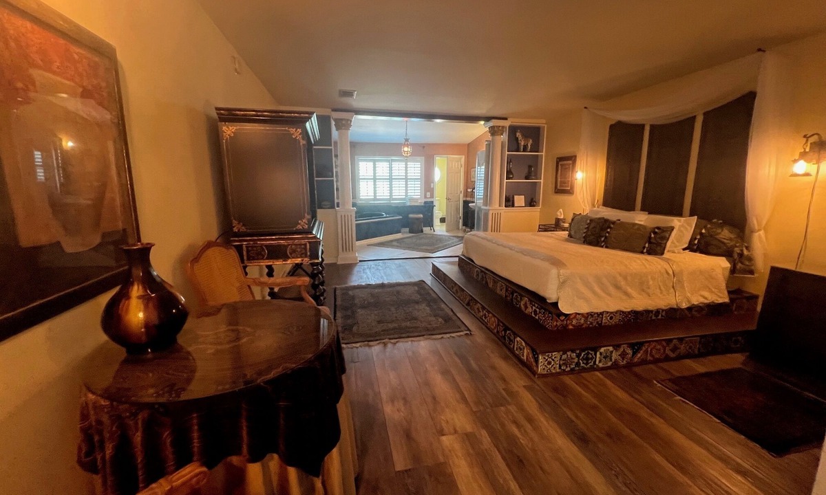 Hammond Bed & Breakfast | Historic Michabelle Inn