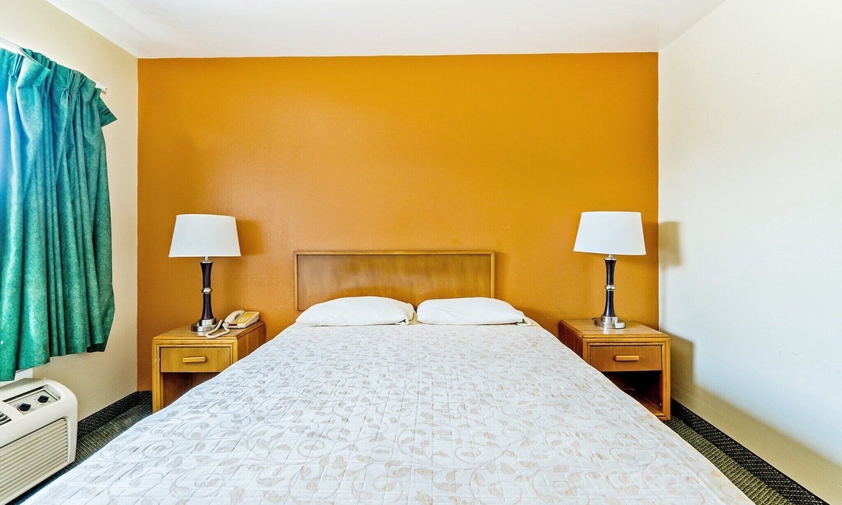 Shreveport Apartment | Premium Queen Bed|Shreveport LA