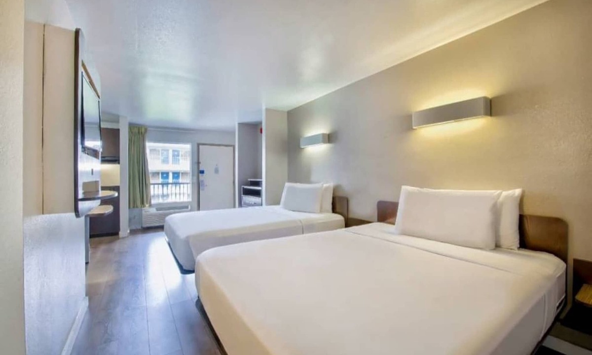 North San Antonio - SAT Hotel | Sunny ADA 2- Bed|Pool|Free parking