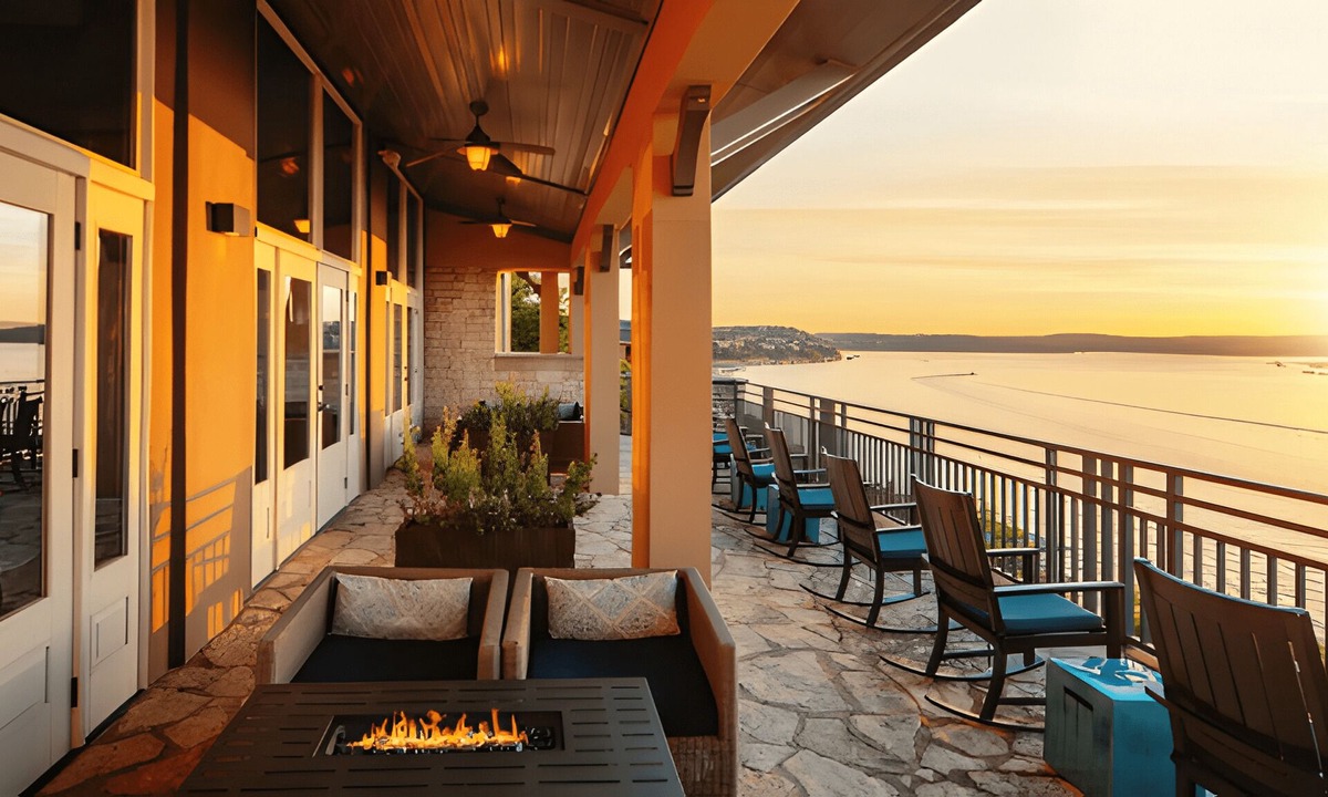 Lakeway Hotel | Your Home Away from Home! 3 Convenient Units, Outdoor Pool!
