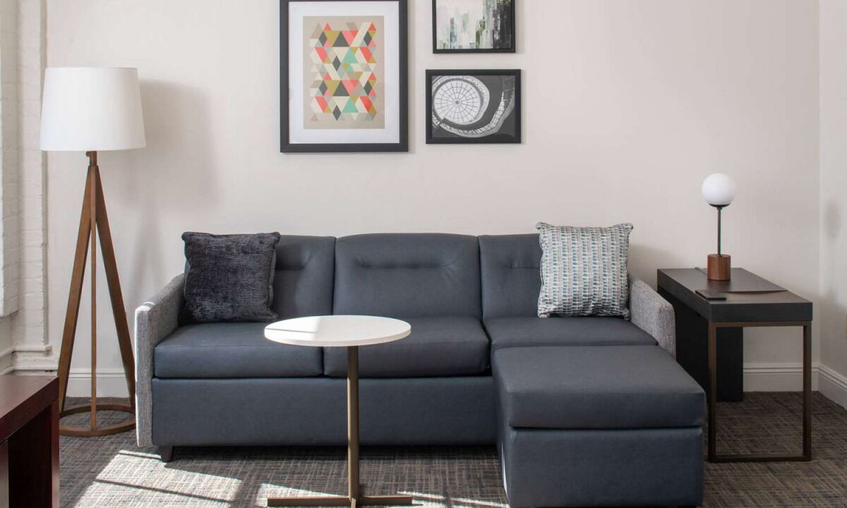 Arts/Warehouse District Hotel | Modern Pet-Friendly Unit in New Orleans, Outdoor Pool, Near Lafayette Square!