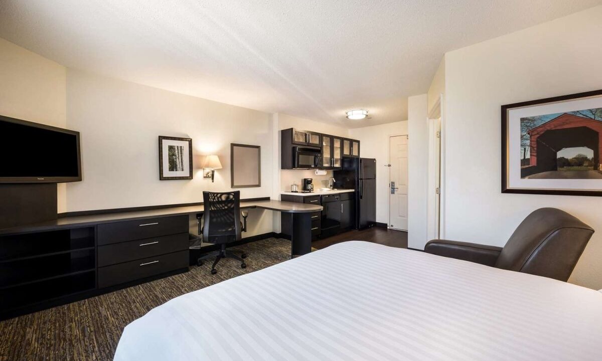 Nassau Bay Hotel | Your Adventure Awaits! Pet-Friendly Property Near NASA Johnson Space Center!