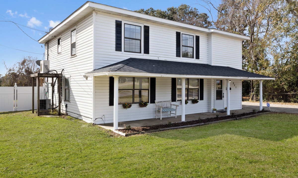 Biloxi House | WATERVIEWs from the front and Back of this fabulous home
