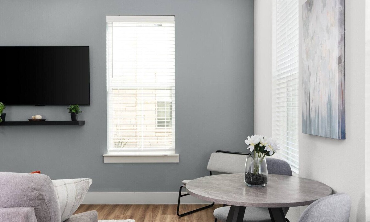 Pflugerville Apartment | Luxury Stay! 1B/1B w/Gym, Pool, & Shops Nearby