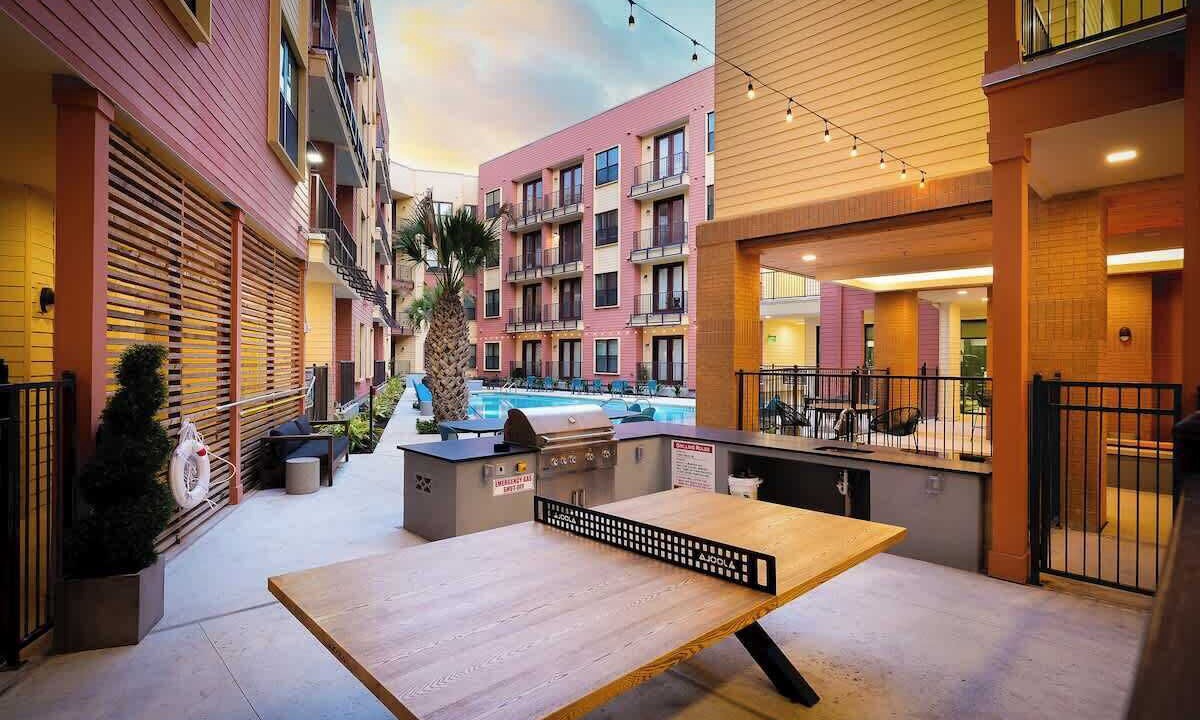 Southtown Apartment | 1Bedroom Escape with Gym & Parking, Near Riverwalk