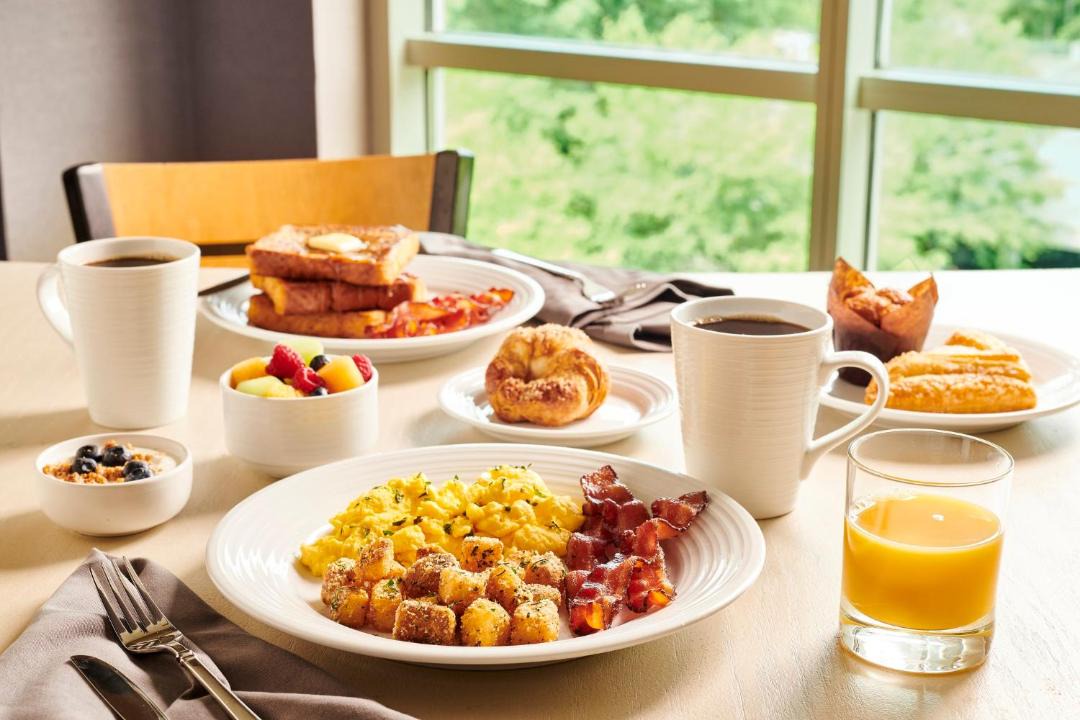 Highlands - Perkins Hotel | Holiday Inn Baton Rouge College Drive I-10 by IHG