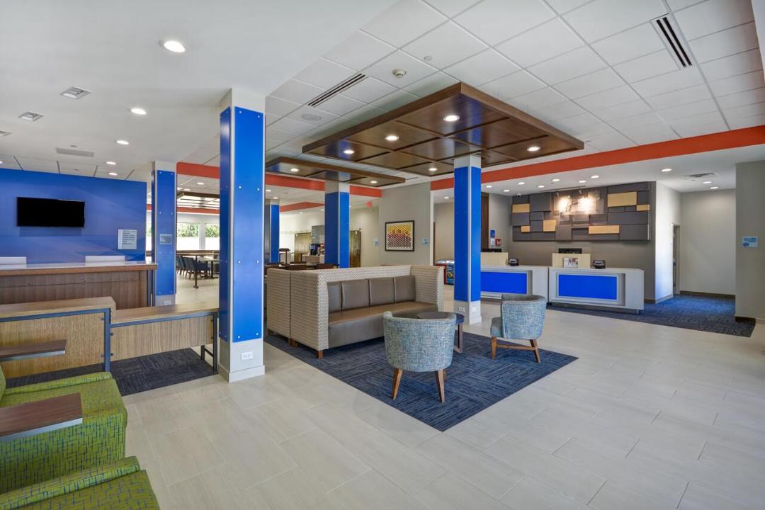 El Lago Hotel | Holiday Inn Express & Suites - Houston NASA - Boardwalk Area by IHG