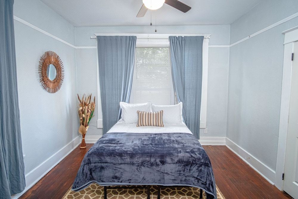 Photo of Bedroom in Southtown