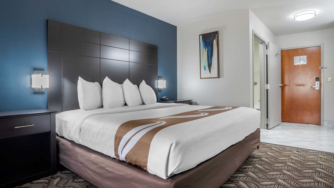 Photo of Bedroom in Broadmoor