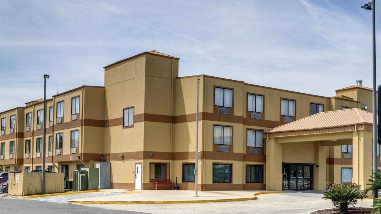 Photo of Buildings in Broadmoor